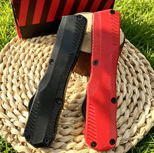 Model 9000 Premium Folding Portable Knife : Featuring a non-slip grip, high-quality craftsmanship, and a durable stainless steel blade—the ideal choice for camping, outdoor activities, and hiking.